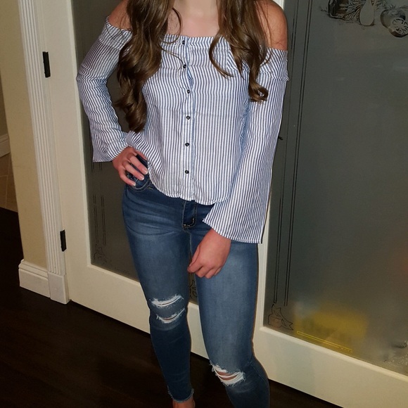 Pinstriped button up off the shoulder longsleeve - Picture 3 of 3